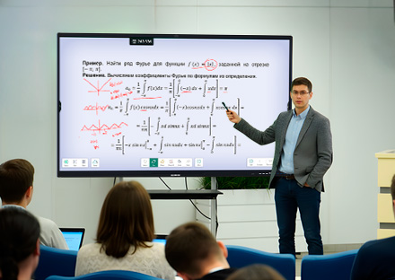 Интерактивные панели LUMIEN как ключевой элемент цифровой экосистемы университета и колледжа
