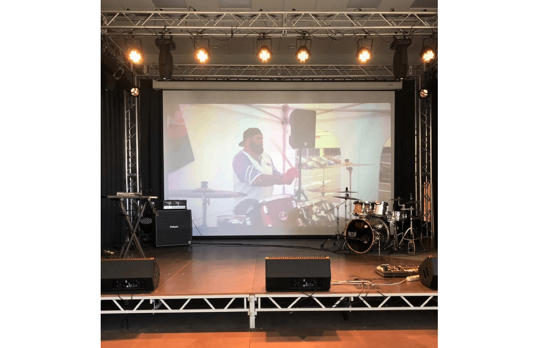 Актовый зал дома молодежи «Пулковец»